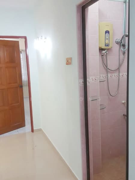 Rumah Teres 1 Tingkat untuk Dijual di Kota Masai (Pasir Gudang) - Bess Wong - Bathroom - PropertyGuru.com.my