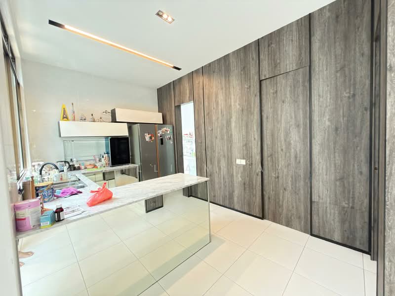 Semi-Detached House for Sale in Setia Tropika (Johor Bahru) - William Tay - Kitchen - PropertyGuru.com.my
