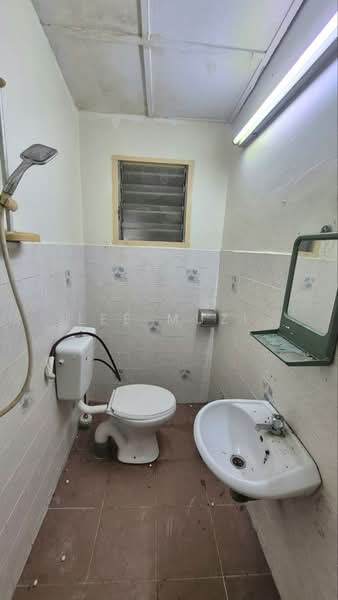 Rumah Teres 1 Tingkat untuk Dijual di Taman Canning (Ipoh) - Lee Muzi - Bathroom - PropertyGuru.com.my