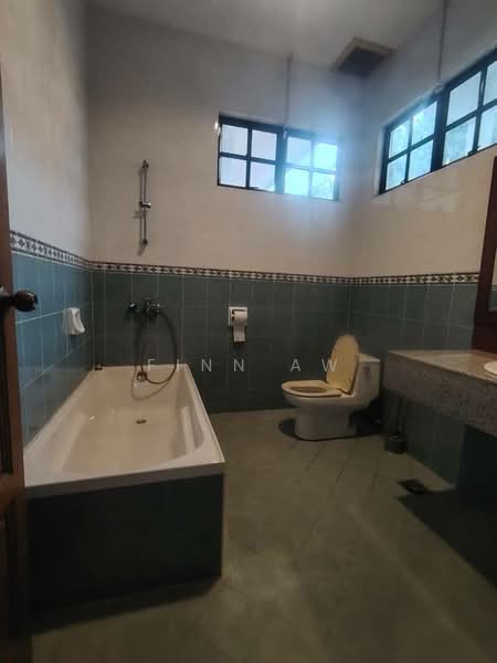 Rumah Banglo untuk Dijual di Leisure Farm (Gelang Patah) - Finn Aw - Bathroom - PropertyGuru.com.my