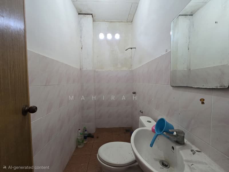 Bungalow for Sale in Bangi (Selangor) - Mahirah . - Bathroom - PropertyGuru.com.my