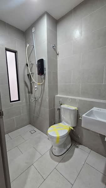 Rumah Teres 2 Tingkat untuk Disewa di Shah Alam (Selangor) - Joey Koh - Bathroom - PropertyGuru.com.my