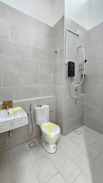 Rumah Teres 2 Tingkat untuk Disewa di Shah Alam (Selangor) - Joey Koh - Bathroom - PropertyGuru.com.my