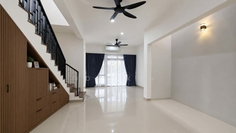 2-storey Terraced House for Rent in Shah Alam (Selangor) - Joey Koh - Living Room - PropertyGuru.com.my