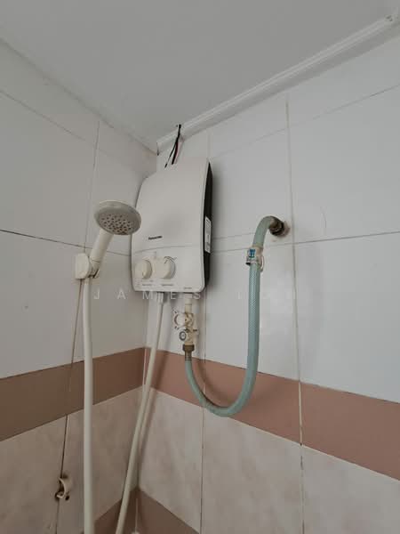 Servis Apartment untuk Disewa di Rhythm Avenue - James Loh - Bathroom - PropertyGuru.com.my