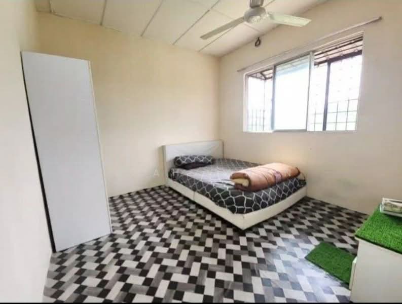 Rumah Flat untuk Dijual di Sri Saujana - Farah Hanan - Bedroom - PropertyGuru.com.my