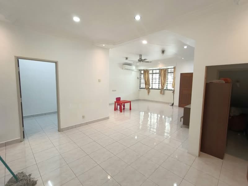 Terraced House for Rent in Taman Desa Tebrau (Tebrau) - Jessica Ma - Living Room - PropertyGuru.com.my