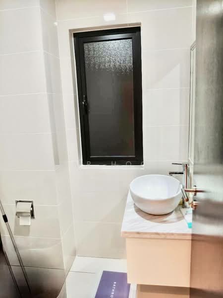Servis Apartment untuk Disewa di Centrus Soho - Kar Hooi - Bathroom - PropertyGuru.com.my