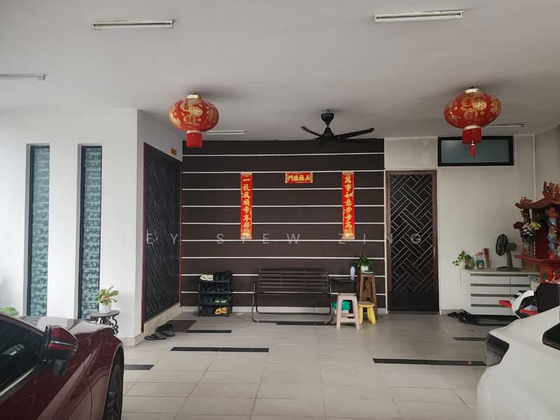 Semi-Detached House for Sale in 16 Sierra (Puchong) - Tey Siew Zing - Entrance - PropertyGuru.com.my