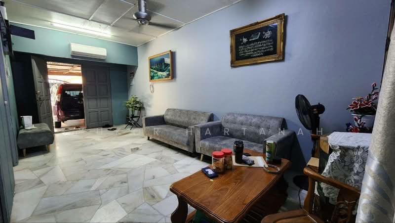 Rumah Teres 1 Tingkat untuk Dijual di Shah Alam (Selangor) - Syukor Hartanah - Living Room - PropertyGuru.com.my