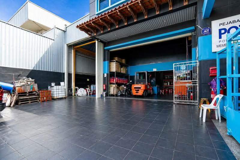 Semi-D Factory for Sale in Taman Perindustrian Tanah Tampoi (Tampoi) - M.J Zairin - Exterior - PropertyGuru.com.my