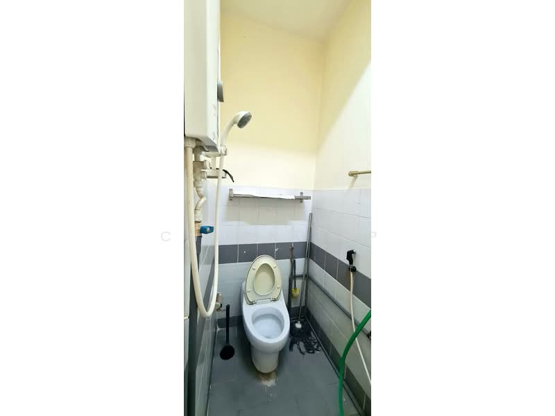 2-storey Terraced House for Rent in Bandar Sri Damansara (Selangor) - Chuang SP - Bathroom - PropertyGuru.com.my