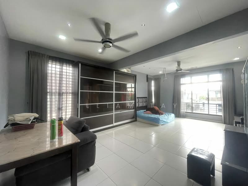 Cluster House for Sale in Taman Skudai Indah (Skudai) - William Tay - Master Bedroom - PropertyGuru.com.my