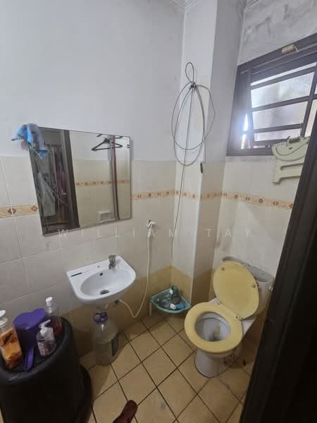 2-storey Terraced House for Sale in Taman Mutiara Rini (Skudai) - William Tay - Bathroom - PropertyGuru.com.my