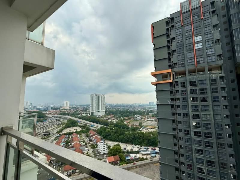 Servis Apartment untuk Dijual di Sky Habitat - William Tay - Balcony - PropertyGuru.com.my