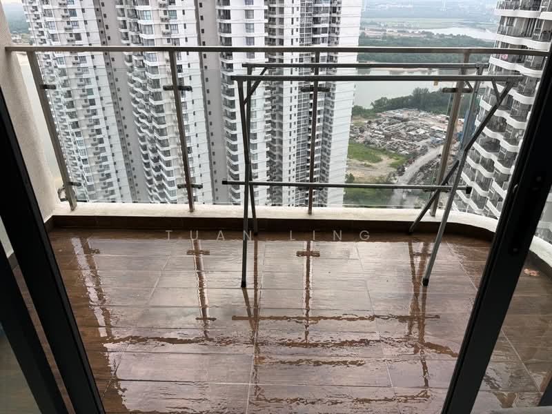 Kondominium untuk Disewa di Amberside @ Country Garden Danga Bay - Tuan Ling - Balcony - PropertyGuru.com.my