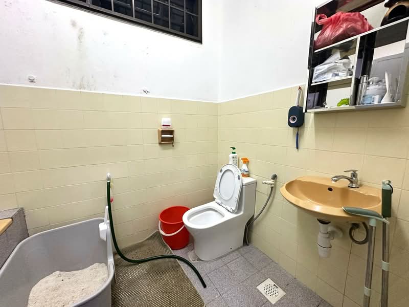 2-storey Terraced House for Sale in Taman Skudai Baru (Skudai) - Michelle He - Bathroom - PropertyGuru.com.my