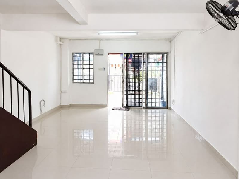 2-storey Terraced House for Sale in Segambut (Kuala Lumpur) - Farah Hanan - Living Room - PropertyGuru.com.my