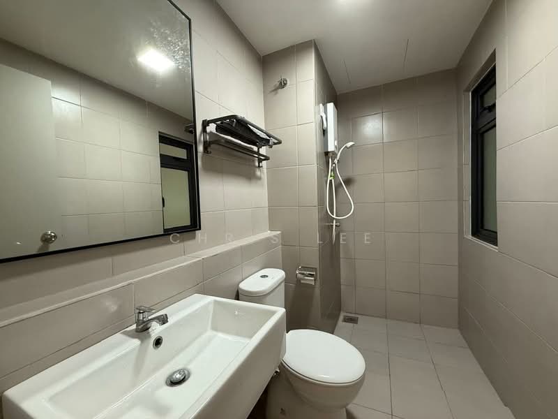 Servis Apartment untuk Disewa di Maya Bay Residences @ Gamuda Cove - Chris Lee - Bathroom - PropertyGuru.com.my