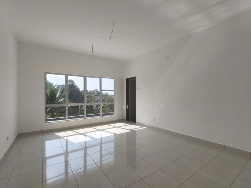 2-storey Terraced House for Sale in Bukit Beruntung (Selangor) - Amni Manan - Living Room - PropertyGuru.com.my