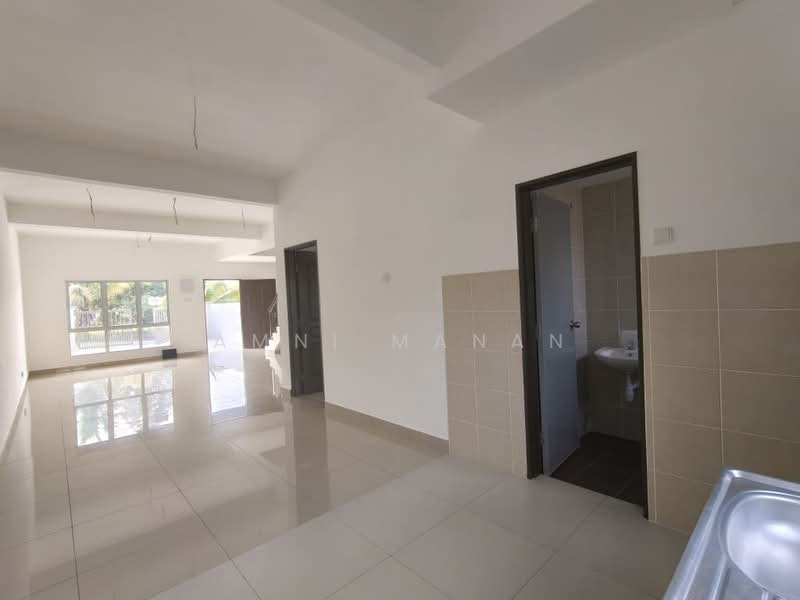 2-storey Terraced House for Sale in Bukit Beruntung (Selangor) - Amni Manan - Living Room - PropertyGuru.com.my
