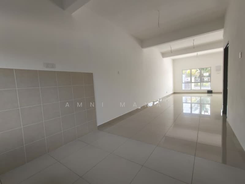 2-storey Terraced House for Sale in Bukit Beruntung (Selangor) - Amni Manan - Living Room - PropertyGuru.com.my