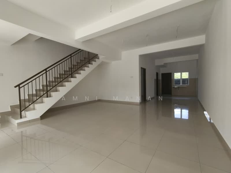 2-storey Terraced House for Sale in Bukit Beruntung (Selangor) - Amni Manan - Living Room - PropertyGuru.com.my