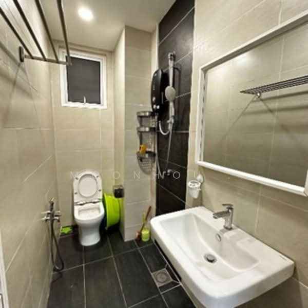 Service Residence for Sale at Pinnacle Sri Petaling - Moonhou . - Bathroom - PropertyGuru.com.my