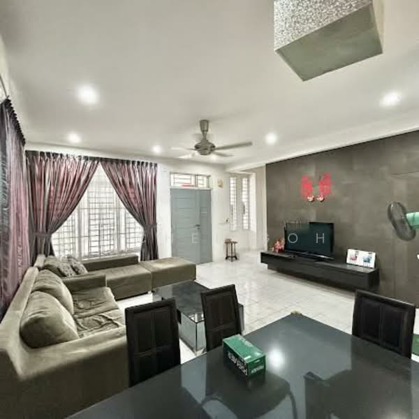 Rumah Teres 2.5 Tingkat untuk Dijual di Taman Setia Indah (Tebrau) - Rachel Goh - Living Room - PropertyGuru.com.my