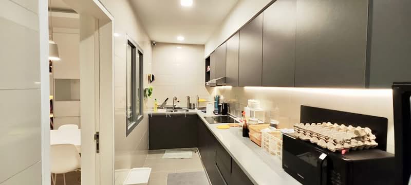 Condominium for Rent at Lakefront Residence - Chris Lee - Kitchen - PropertyGuru.com.my