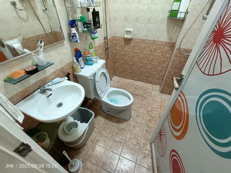 Rumah Teres 1.5 Tingkat untuk Dijual di Taman Rinting (Masai) - Nico Chong - Bathroom - PropertyGuru.com.my