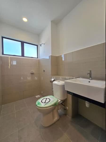 2-storey Terraced House for Sale in Bukit Sentosa (Rawang) - Amni Manan - Bathroom - PropertyGuru.com.my