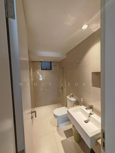 Servis Apartment untuk Dijual di United Point (Residensi Berpadu) - Wendy Leong - Bathroom - PropertyGuru.com.my