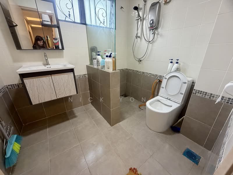 Rumah Teres 2.5 Tingkat untuk Dijual di Taman Bukit Serdang (Seri Kembangan) - Nick Yong - Bathroom - PropertyGuru.com.my