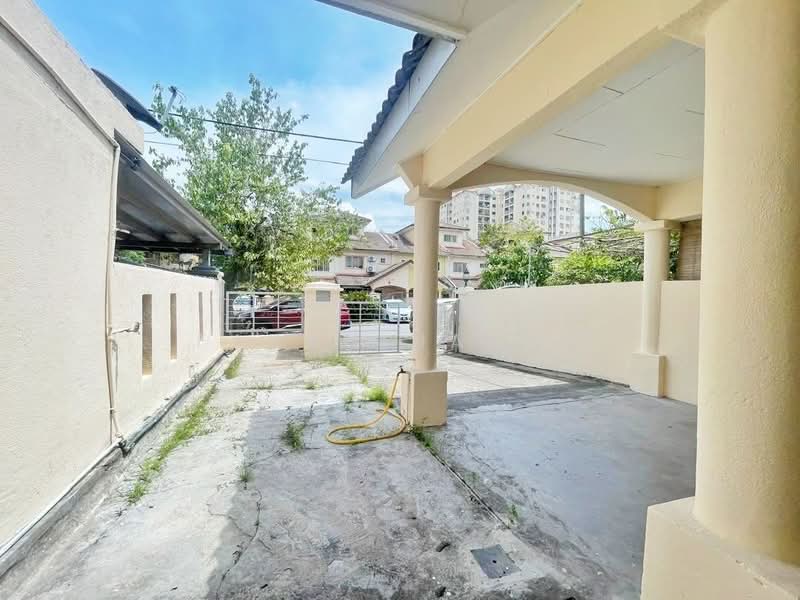 2.5-storey Terraced House for Rent in Taman Desa Karunmas (Balakong) - Farah Hanan - Exterior - PropertyGuru.com.my