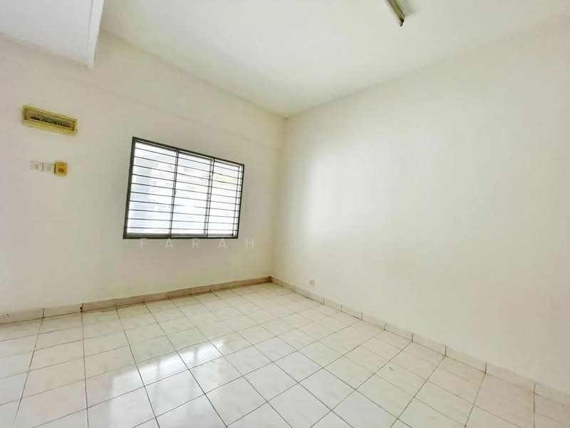 2.5-storey Terraced House for Rent in Taman Desa Karunmas (Balakong) - Farah Hanan - Interior - PropertyGuru.com.my