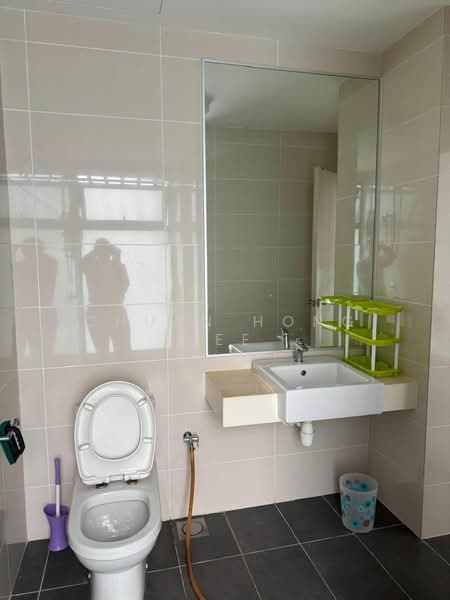 Servis Apartment untuk Disewa di Southkey Mosaic - Chuan Hong Kee - Bathroom - PropertyGuru.com.my
