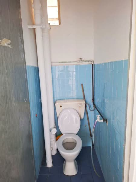 Rumah Flat untuk Disewa di Taman Bunga Merah - Vincent Tan - Bathroom - PropertyGuru.com.my