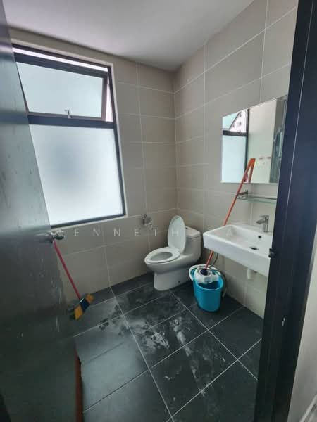 Service Residence for Rent at Wave @ Marina Cove - Kenneth Tan - Bathroom - PropertyGuru.com.my
