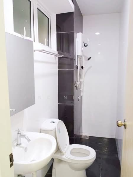 Kondominium untuk Disewa di The Clovers - Vincent Tan - Bathroom - PropertyGuru.com.my