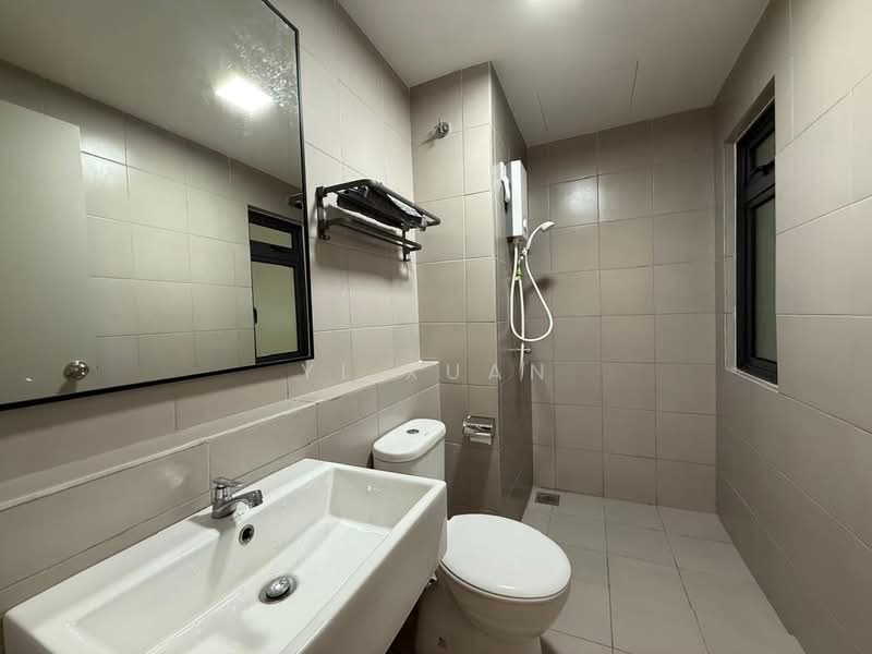 Servis Apartment untuk Disewa di Maya Bay Residences @ Gamuda Cove - Yi Xuan - Bathroom - PropertyGuru.com.my