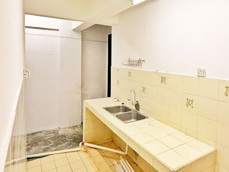 Flat for Rent at Taman Universiti Indah - Farah Hanan - Kitchen - PropertyGuru.com.my