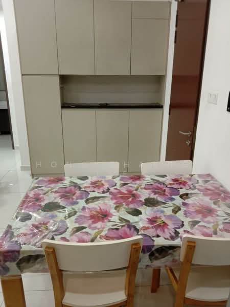 Condominium for Rent at Bay Laurel @ Country Garden Danga Bay - Hong Charng Lee - Dining Room - PropertyGuru.com.my