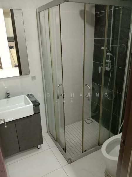 Condominium for Rent at Bay Laurel @ Country Garden Danga Bay - Hong Charng Lee - Bathroom - PropertyGuru.com.my