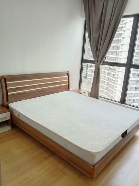 Condominium for Rent at Bay Laurel @ Country Garden Danga Bay - Hong Charng Lee - Bedroom - PropertyGuru.com.my