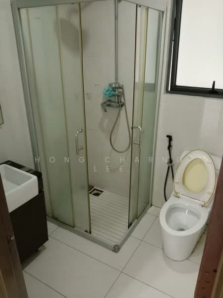 Condominium for Rent at Bay Laurel @ Country Garden Danga Bay - Hong Charng Lee - Bathroom - PropertyGuru.com.my