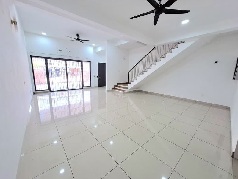 2-storey Terraced House for Sale in Elmina (Shah Alam) - Amzar Faiz - Living Room - PropertyGuru.com.my