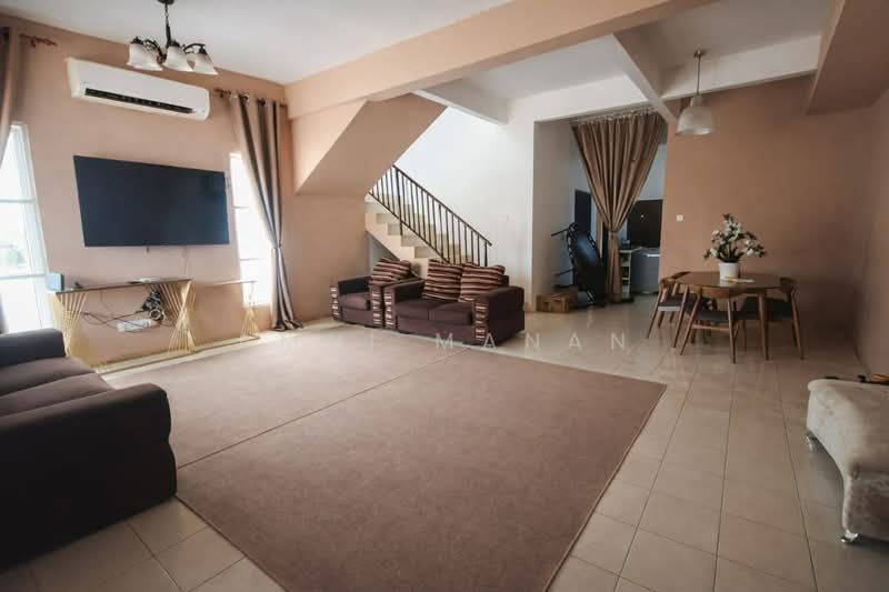 Rumah Teres 2 Tingkat untuk Dijual di Kampung Batu 9 Kebun Baru (Telok Panglima Garang) - Amni Manan - Living Room - PropertyGuru.com.my