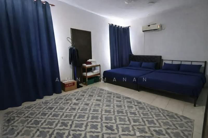 Rumah Teres 2 Tingkat untuk Dijual di Kampung Batu 9 Kebun Baru (Telok Panglima Garang) - Amni Manan - Bedroom - PropertyGuru.com.my