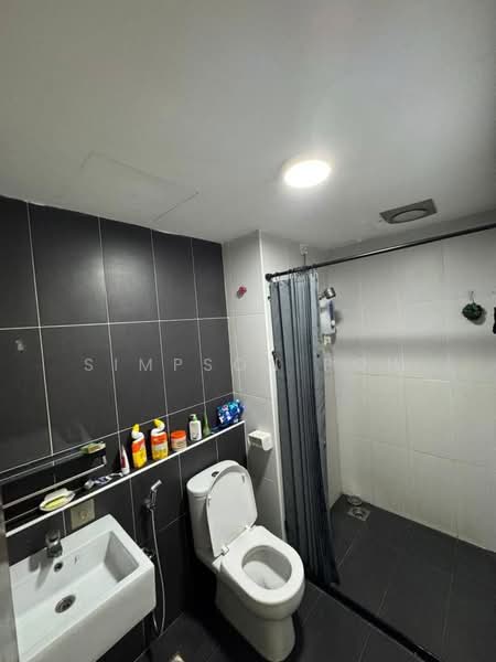 Service Residence for Sale at The Garden Residences - Simpson Poh - Bathroom - PropertyGuru.com.my